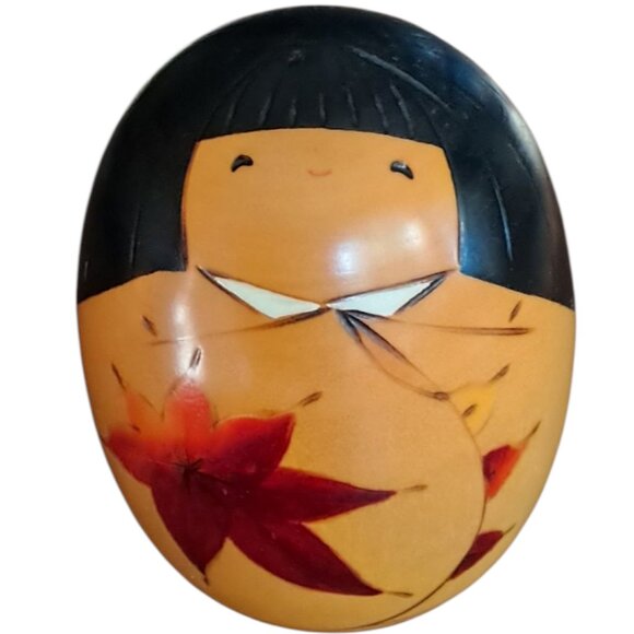 Kokeshi Egg Shaped Doll Signed And Stamped, From Poetry of the Four Seasons - Picture 8 of 8